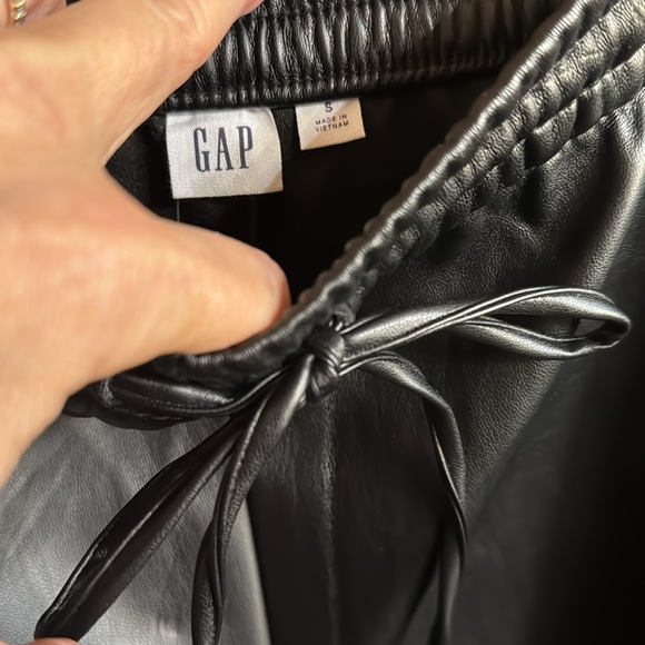 Women’s Gap Black Leather Pant Sz S - Picture 2 of 6